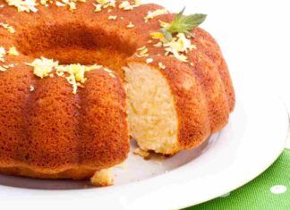 Ciambellone soffice ricotta e limone dalla consistenza soffice, si scioglie in bocca al primo morso