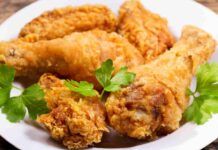 Cosce di pollo croccantissime | in rosticceria non le trovi così buone | ecco il segreto della nonna