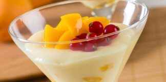 Crema alle pesche con pezzi di frutta | cremosa e fresca | ti rimette in forze fin dal primo assaggio