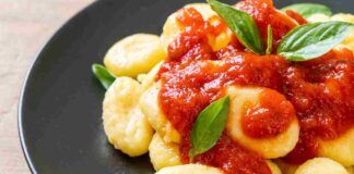 Gnocchi senza patate| leggerissimi e succulenti| non li ha neanche gettati, che sono già pronti!