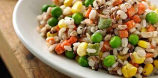 Insalata di farro fredda | super nutriente e appetitosa | perdi peso senza accorgetene