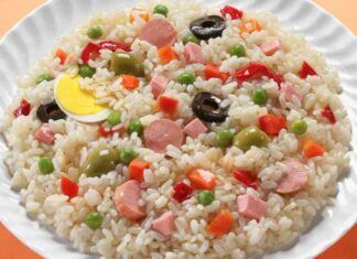 Insalata di riso | fredda, saporita e leggera | dimagrisci cucchiaio dopo cucchiaio