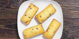 Mini plumcake con gocce di cioccolato la merendina che tutti i piccoli di casa desiderano