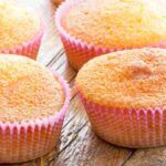 Muffin al melone | leggerissimi e soffici | la ricetta riciclo per un risveglio light e goloso