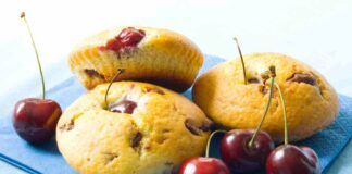 Muffin alle ciliegie | light e golosi | sono il modo migliore per iniziare la giornata