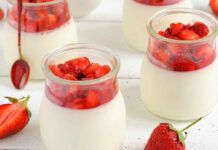 Panna cotta alle fragole questo si che è un dolcetto di fine pasto da condividere con gli amici