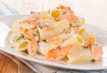 Pasta al salmone | cremosa e saporita | buona come quella dei ristoranti pluristellati