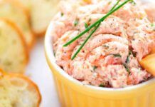Paté al salmone | morbido e succoso | spalmalo su dei crostini, ed è subito festa!