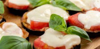 Pizzette di melanzane alla caprese non friggi nulla, quindi non sporchi nulla e sono light!