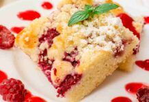 Quadrotti cocco e lamponi: per una pausa golosa e nutriente, si preparano senza zucchero e burro Quadrotti cocco e lamponi per una pausa golosa e nutriente, si preparano senza zucchero e burro