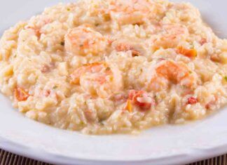 Risotto robiola e gamberetti | cremoso e profumatissimo | ha infiammato il web!