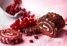Rotolo red chocolate, goloso trionfo di sapori che travolgerà le tue papille gustative Rotolo red chocolate 22062023 ricettasprint