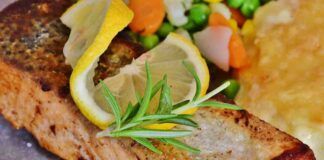 Salmone arrostito con limone e rosmarino 24062023 ricettasprint