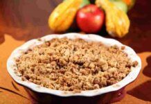 Sbriciolata di mele e frutta secca, rendi un classico ancora più buono: cosa aspetti a fare tutti felici Sbriciolata di mele