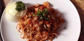 Spaghetti prezzemlati con pomodorini e pesce spada 05062023 ricettasprint
