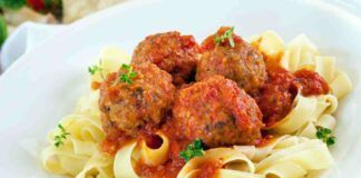 Tagliatelle al sugo di polpette la ricetta infallibile di nonna Amelia