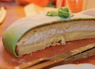 Torta Svedese di marzapane e vaniglia 08062023 ricettasprint