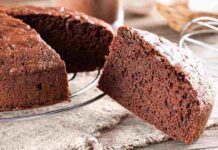 Torta al cioccolato fondente senza uova e burro la mangerai all'infinito, tanto non ingrassi!