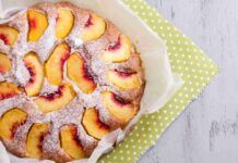 Torta alle pesche: la preparo senza mettere latte, burro e uova, questo dolce è meraviglioso Torta alle pesche la preparo senza mettere latte, burro e uova, questo dolce è meraviglioso