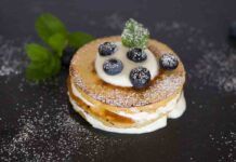 Tortine di pancake, trasformiamo la colazione in un dessert da leccarsi i baffi Tortine di pancake 22062023 ricettasprint