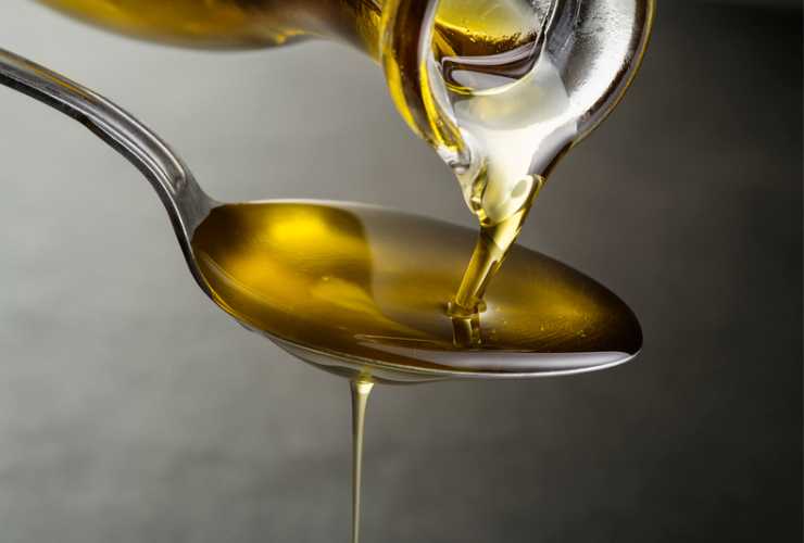 Usare l'olio d'oliva in casa - RicettaSprint