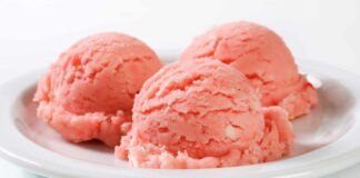 Gelato all'anguria senza gelatiera: la ricetta furba che ti migliora la vita