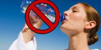 Perché è meglio non bere più dalle bottiglie di plastica