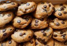 Biscotti all'arancia con gocce di cioccolato ricetta