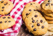 Frollini con gocce di cioccolato: il buongiorno si vede dal mattino!
