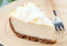 Fresca e leggera, prova la nuova versione della cheesecake al cocco: addio forno
