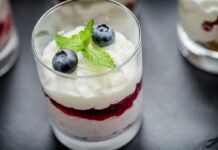 Coppette alla crema di fiocchi di latte e avena 25072023 ricettasprint