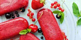 Ghiaccioli ai frutti di bosco light: refrigerati con un must have dell'estate favoloso