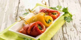 Involtini di peperoni con ricotta e tonno l'antipasto sarà davvero speciale, inizia con il botto