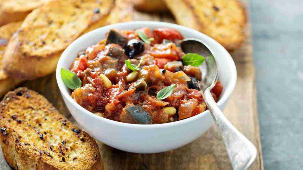 Melanzane al pomodoro fresco per condire la pasta o le bruschette, scegli tu!