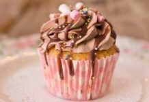 Muffin al mascarpone con spumone al nesquik 29072023 ricettasprint