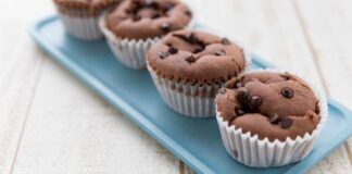 Muffin all’acqua e cioccolato di Benedetta Rossi mangiali ogni volta che vuoi, sono super leggeri!