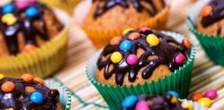 Muffin con smarties i bambini saranno più che felici, coinvolgili nella preparazione