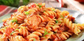 Pasta al sugo di verdesca: non serve saper cucinare per farla, ed è buonissima!