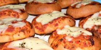 Pizzette allo yogurt senza lievitazione, subito pronte e leggere