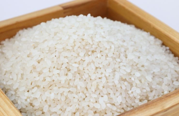 Perché usare il riso contro i cattivi odori in mobili ed armadi