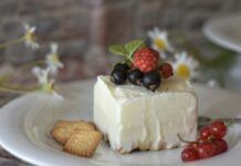 Semifreddo al fior di latte con base di biscotti 18072023 ricettasprint