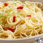 Spaghetti aglio olio e peperoncino: così buoni non li hai mai mangiati!