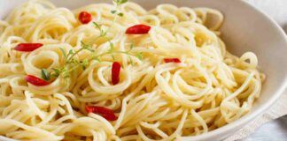 Spaghetti aglio olio e peperoncino: così buoni non li hai mai mangiati!