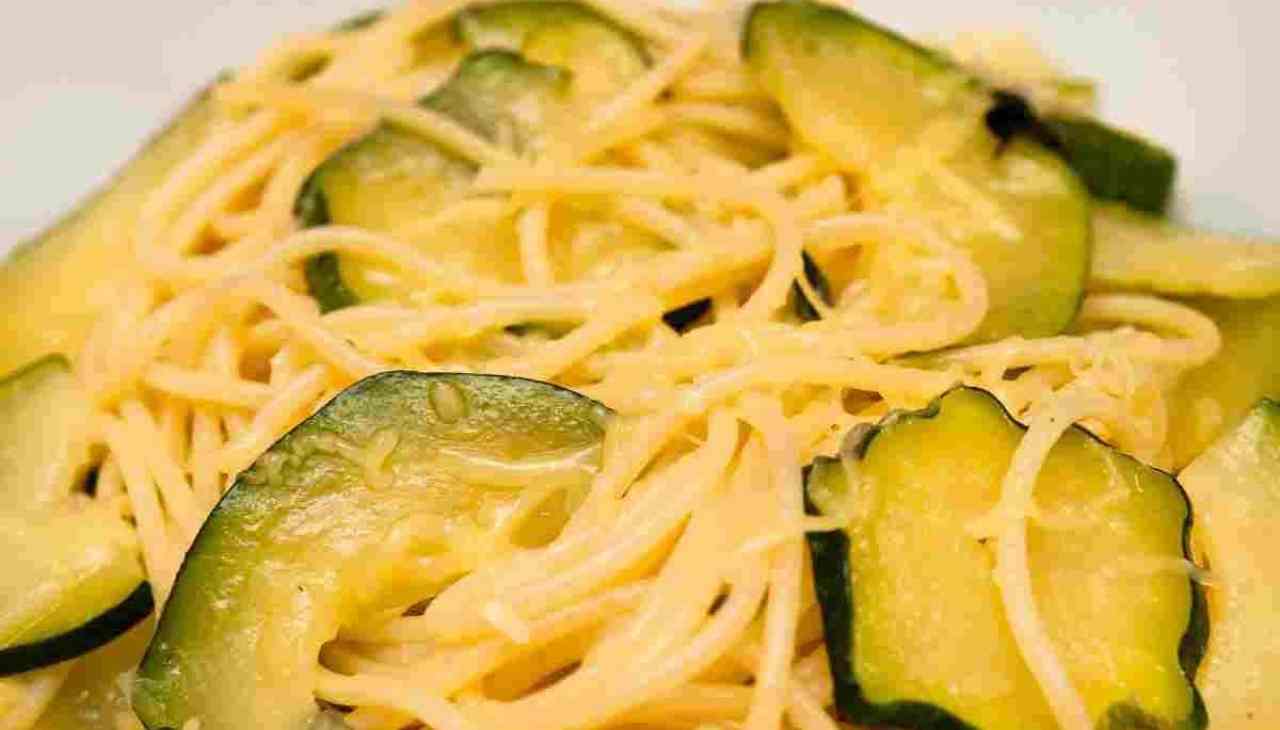 Spaghetti alla Nerano: la versione campana che non puoi perderti, pronta in soli 10 minuti