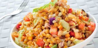 Stanca della solita insalata di riso Prova questa con lenticchie e verdure, genuinità e leggerezza a tavola