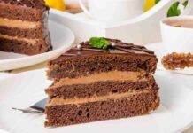 Torta al cioccolato e burro d'arachidi fresca e goduriosa, il dessert estivo sorprendente