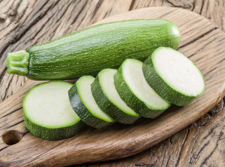 Zucchine a scapece ma fatte al forno, ancora più buone e super leggere. Foto di ricettasprint