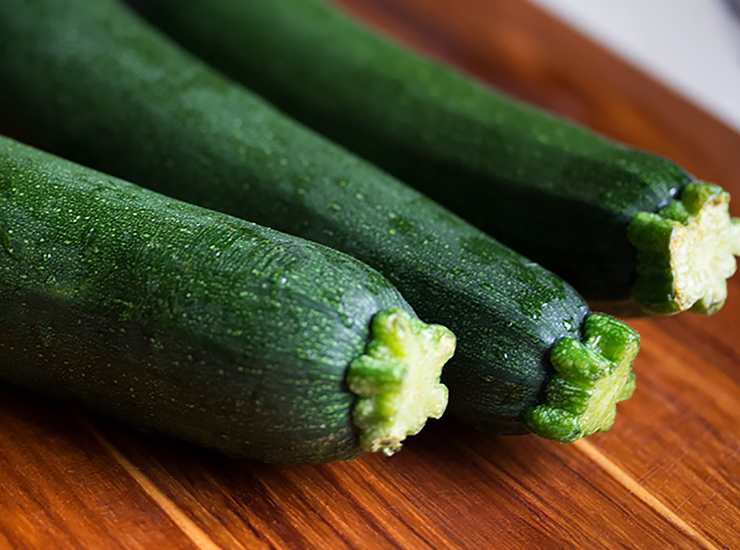 Hummus di zucchine, la versione estiva di un classico orientale ricetta tutta italiana. Foto di ricettasprint