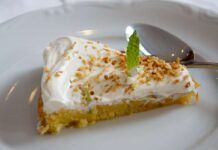 cheesecake umida con limone e crema di yogurt 12072023 ricettasprint