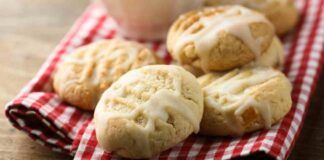 Biscotti al limone senza lievito, profumatissimi e golosi, si sfanno in bocca